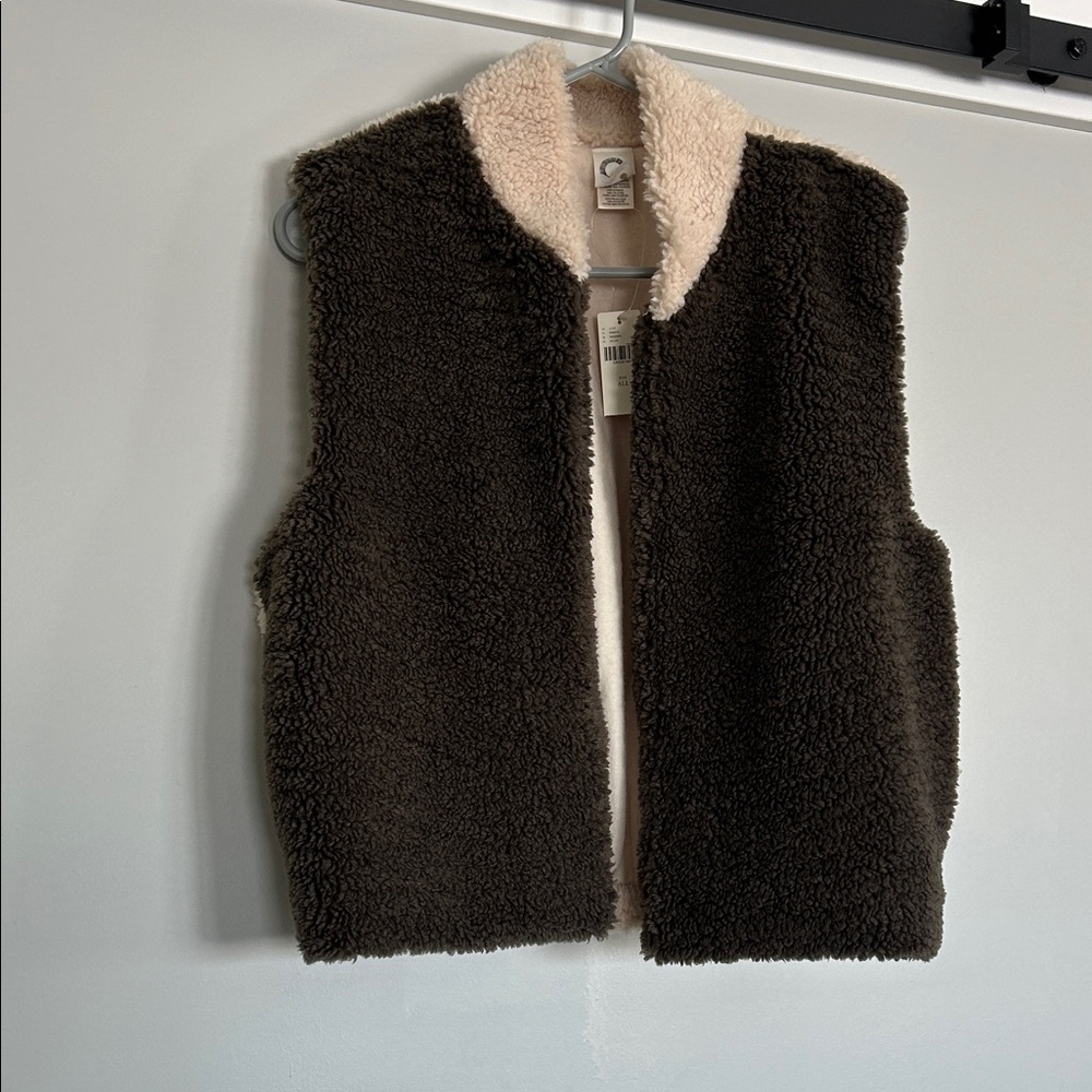 NWT Anthropologie Akemi + Kin vest Cream/Brown